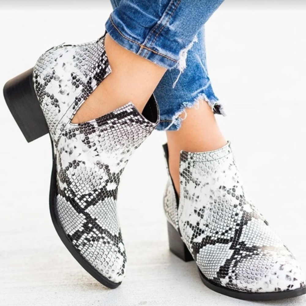 Snake Print V Side Booties